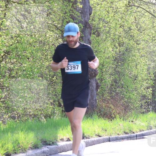 12.04.2026 - 45. Internationalen Wilhelmsburger Insellauf Yannick Fuchs http://msf.ph/oto/9496745 12.04.2026 10:53:21 Laufen 3397 meine-sportfotos.de