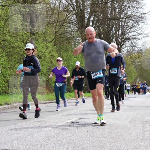 12.04.2026 - 45. Internationalen Wilhelmsburger Insellauf Yannick Fuchs http://msf.ph/oto/9496755 12.04.2026 13:08:23 Laufen 2469, 2431, 1353, 3915, 3402 meine-sportfotos.de