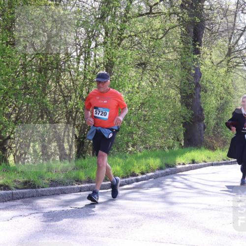 12.04.2026 - 45. Internationalen Wilhelmsburger Insellauf Yannick Fuchs http://msf.ph/oto/9496850 12.04.2026 10:53:33 Laufen 19, 5720, 2800 meine-sportfotos.de