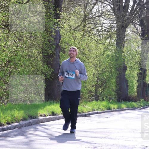 12.04.2026 - 45. Internationalen Wilhelmsburger Insellauf Yannick Fuchs http://msf.ph/oto/9496899 12.04.2026 10:53:39 Laufen 4564 meine-sportfotos.de