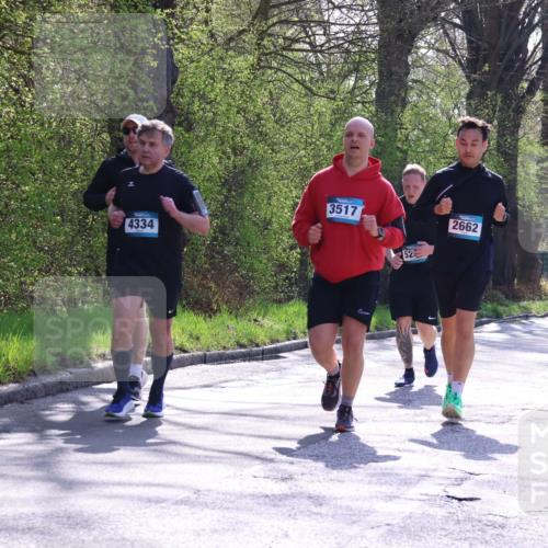 12.04.2026 - 45. Internationalen Wilhelmsburger Insellauf Yannick Fuchs http://msf.ph/oto/9497132 12.04.2026 10:54:08 Laufen 4334, 3517, 52, 0000 meine-sportfotos.de