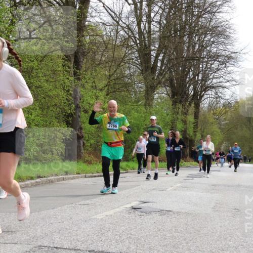 12.04.2026 - 45. Internationalen Wilhelmsburger Insellauf Yannick Fuchs http://msf.ph/oto/9497181 12.04.2026 13:09:04 Laufen 4358, 2766, 5122, 3872, 471, 4442, 4443 meine-sportfotos.de