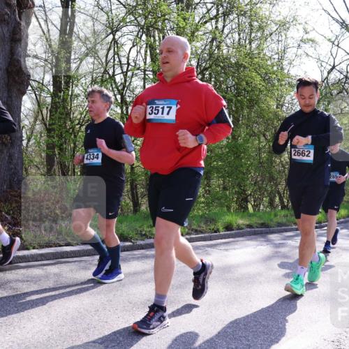 12.04.2026 - 45. Internationalen Wilhelmsburger Insellauf Yannick Fuchs http://msf.ph/oto/9497182 12.04.2026 10:54:12 Laufen 4334, 3517, 0000, 285 meine-sportfotos.de