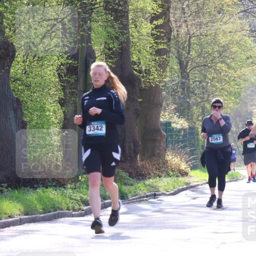 12.04.2026 - 45. Internationalen Wilhelmsburger Insellauf Yannick Fuchs http://msf.ph/oto/9497204 12.04.2026 10:54:17 Laufen 3342, 2567, 3920, 2142 meine-sportfotos.de