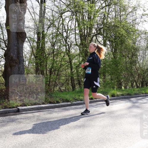 12.04.2026 - 45. Internationalen Wilhelmsburger Insellauf Yannick Fuchs http://msf.ph/oto/9497238 12.04.2026 10:54:25 Laufen 3342 meine-sportfotos.de