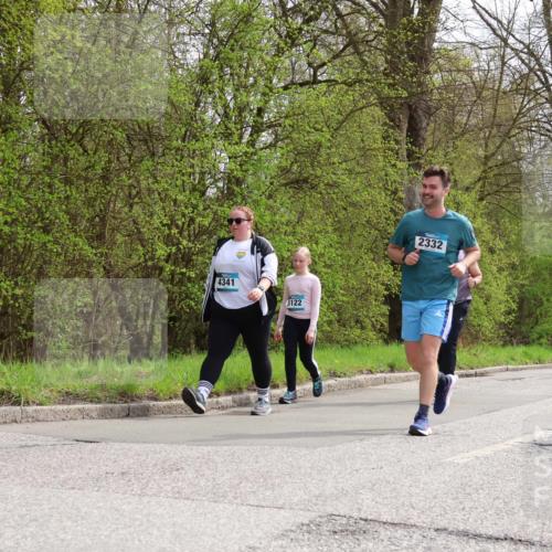 12.04.2026 - 45. Internationalen Wilhelmsburger Insellauf Yannick Fuchs http://msf.ph/oto/9497273 12.04.2026 13:09:13 Laufen 4341, 5122, 2332, 3667 meine-sportfotos.de