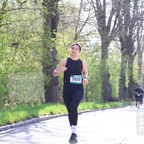 12.04.2026 - 45. Internationalen Wilhelmsburger Insellauf Yannick Fuchs http://msf.ph/oto/9497291 12.04.2026 10:54:31 Laufen 3920 meine-sportfotos.de