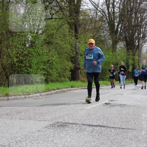 12.04.2026 - 45. Internationalen Wilhelmsburger Insellauf Yannick Fuchs http://msf.ph/oto/9497310 12.04.2026 13:09:17 Laufen 5122, 2290, 8667, 5505, 2153 meine-sportfotos.de