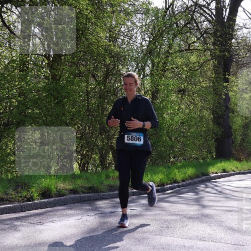 12.04.2026 - 45. Internationalen Wilhelmsburger Insellauf Yannick Fuchs http://msf.ph/oto/9497371 12.04.2026 10:54:49 Laufen 5806 meine-sportfotos.de
