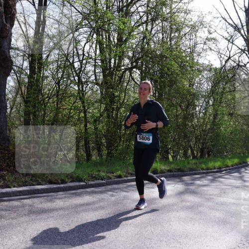12.04.2026 - 45. Internationalen Wilhelmsburger Insellauf Yannick Fuchs http://msf.ph/oto/9497381 12.04.2026 10:54:50 Laufen 5806 meine-sportfotos.de