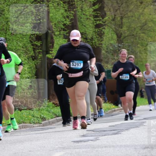12.04.2026 - 45. Internationalen Wilhelmsburger Insellauf Yannick Fuchs http://msf.ph/oto/9497405 12.04.2026 13:09:30 Laufen 5632, 520, 5297, 3720 meine-sportfotos.de