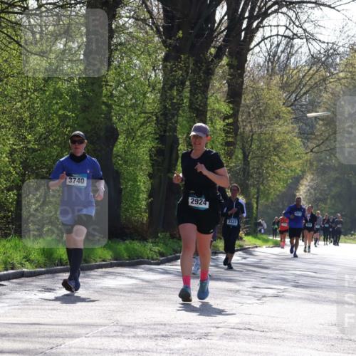 12.04.2026 - 45. Internationalen Wilhelmsburger Insellauf Yannick Fuchs http://msf.ph/oto/9497411 12.04.2026 10:54:56 Laufen 3740, 2924, 3333, 4977 meine-sportfotos.de