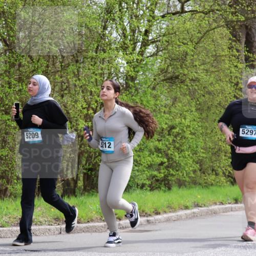 12.04.2026 - 45. Internationalen Wilhelmsburger Insellauf Yannick Fuchs http://msf.ph/oto/9497447 12.04.2026 13:09:40 Laufen 5209, 5212, 5297, 372 meine-sportfotos.de