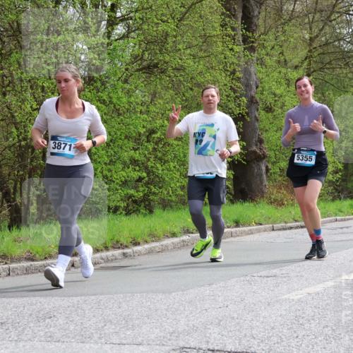 12.04.2026 - 45. Internationalen Wilhelmsburger Insellauf Yannick Fuchs http://msf.ph/oto/9497516 12.04.2026 13:09:48 Laufen 3871, 89, 746, 5355, 5304 meine-sportfotos.de