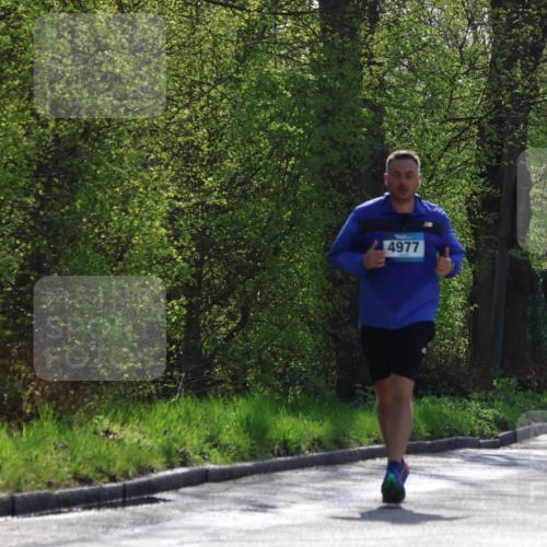 12.04.2026 - 45. Internationalen Wilhelmsburger Insellauf Yannick Fuchs http://msf.ph/oto/9497534 12.04.2026 10:55:09 Laufen 4977, 4949 meine-sportfotos.de