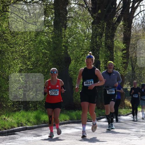 12.04.2026 - 45. Internationalen Wilhelmsburger Insellauf Yannick Fuchs http://msf.ph/oto/9497645 12.04.2026 10:55:23 Laufen 3732, 4624, 3885, 2699, 2686, 0169, 300 meine-sportfotos.de