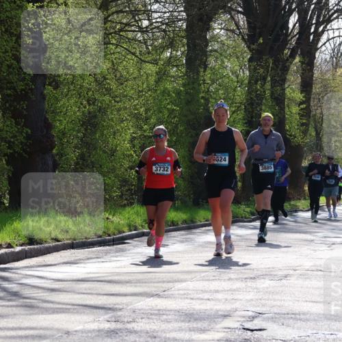 12.04.2026 - 45. Internationalen Wilhelmsburger Insellauf Yannick Fuchs http://msf.ph/oto/9497655 12.04.2026 10:55:23 Laufen 3732, 624, 3885, 2699, 2686, 3295 meine-sportfotos.de
