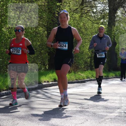12.04.2026 - 45. Internationalen Wilhelmsburger Insellauf Yannick Fuchs http://msf.ph/oto/9497687 12.04.2026 10:55:26 Laufen 3732, 4624, 3885, 2699, 2686 meine-sportfotos.de