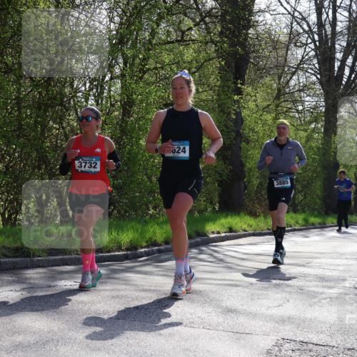 12.04.2026 - 45. Internationalen Wilhelmsburger Insellauf Yannick Fuchs http://msf.ph/oto/9497696 12.04.2026 10:55:27 Laufen 3732, 5624, 3885 meine-sportfotos.de