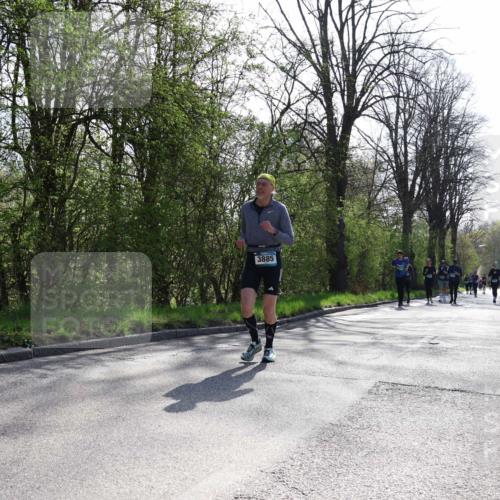 12.04.2026 - 45. Internationalen Wilhelmsburger Insellauf Yannick Fuchs http://msf.ph/oto/9497716 12.04.2026 10:55:29 Laufen 4624, 3885 meine-sportfotos.de