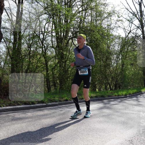 12.04.2026 - 45. Internationalen Wilhelmsburger Insellauf Yannick Fuchs http://msf.ph/oto/9497726 12.04.2026 10:55:30 Laufen 3885 meine-sportfotos.de