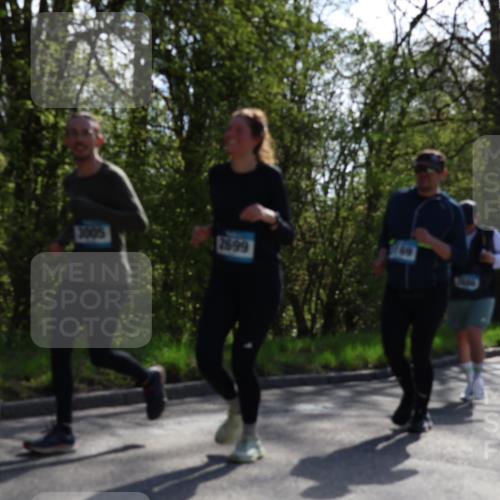 12.04.2026 - 45. Internationalen Wilhelmsburger Insellauf Yannick Fuchs http://msf.ph/oto/9497772 12.04.2026 10:55:37 Laufen 149, 2699, 3005, 3295 meine-sportfotos.de