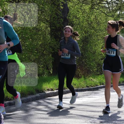 12.04.2026 - 45. Internationalen Wilhelmsburger Insellauf Yannick Fuchs http://msf.ph/oto/9497844 12.04.2026 10:55:46 Laufen 4371, 4232, 3671 meine-sportfotos.de