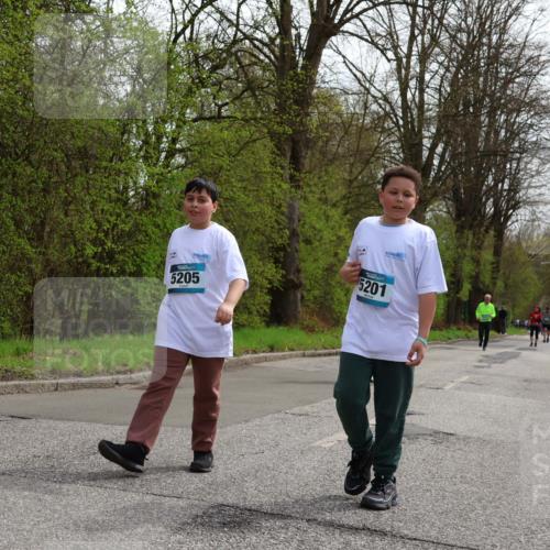 12.04.2026 - 45. Internationalen Wilhelmsburger Insellauf Yannick Fuchs http://msf.ph/oto/9497874 12.04.2026 13:10:35 Laufen 5205, 5201 meine-sportfotos.de