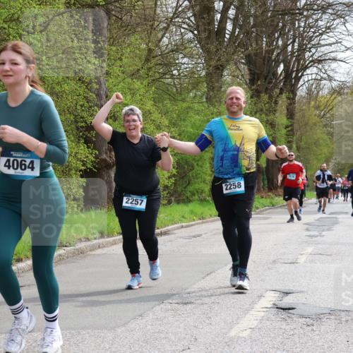 12.04.2026 - 45. Internationalen Wilhelmsburger Insellauf Yannick Fuchs http://msf.ph/oto/9498060 12.04.2026 13:11:14 Laufen 4064, 2257, 2258, 3936 meine-sportfotos.de
