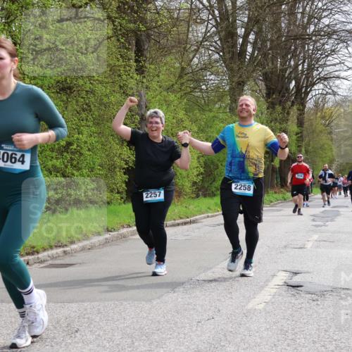 12.04.2026 - 45. Internationalen Wilhelmsburger Insellauf Yannick Fuchs http://msf.ph/oto/9498064 12.04.2026 13:11:15 Laufen 4064, 2257, 2258, 3936, 4790 meine-sportfotos.de