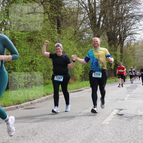 12.04.2026 - 45. Internationalen Wilhelmsburger Insellauf Yannick Fuchs http://msf.ph/oto/9498065 12.04.2026 13:11:15 Laufen 4064, 2257, 2258 meine-sportfotos.de