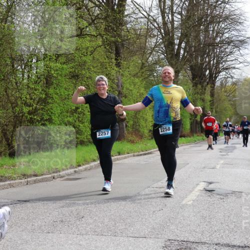12.04.2026 - 45. Internationalen Wilhelmsburger Insellauf Yannick Fuchs http://msf.ph/oto/9498069 12.04.2026 13:11:15 Laufen 064, 2257, 2258, 3936 meine-sportfotos.de