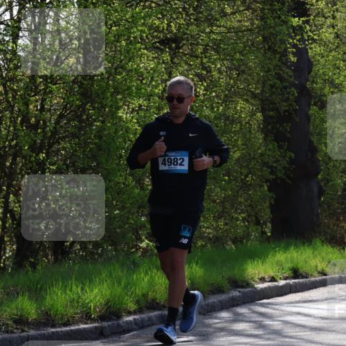 12.04.2026 - 45. Internationalen Wilhelmsburger Insellauf Yannick Fuchs http://msf.ph/oto/9498080 12.04.2026 10:56:14 Laufen 4982 meine-sportfotos.de
