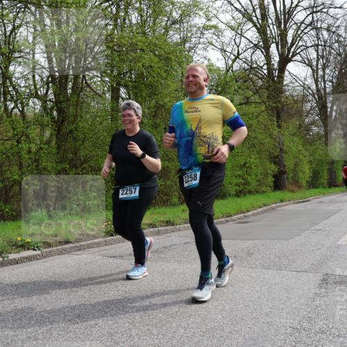 12.04.2026 - 45. Internationalen Wilhelmsburger Insellauf Yannick Fuchs http://msf.ph/oto/9498089 12.04.2026 13:11:17 Laufen 2258, 2257 meine-sportfotos.de