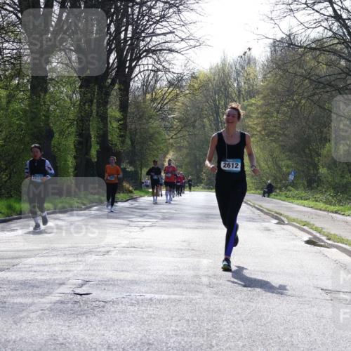 12.04.2026 - 45. Internationalen Wilhelmsburger Insellauf Yannick Fuchs http://msf.ph/oto/9498199 12.04.2026 10:56:30 Laufen 5367, 2859, 2612 meine-sportfotos.de