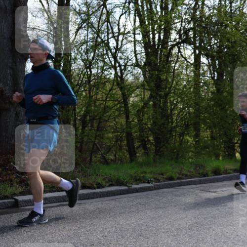 12.04.2026 - 45. Internationalen Wilhelmsburger Insellauf Yannick Fuchs http://msf.ph/oto/9498256 12.04.2026 10:56:36 Laufen 2859 meine-sportfotos.de