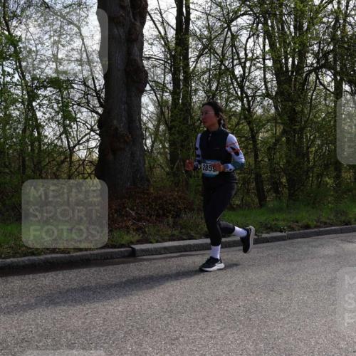 12.04.2026 - 45. Internationalen Wilhelmsburger Insellauf Yannick Fuchs http://msf.ph/oto/9498261 12.04.2026 10:56:37 Laufen 2859 meine-sportfotos.de
