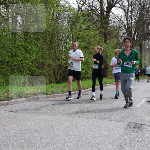 12.04.2026 - 45. Internationalen Wilhelmsburger Insellauf Yannick Fuchs http://msf.ph/oto/9498342 12.04.2026 13:11:43 Laufen 3024, 3023, 5206, 5820 meine-sportfotos.de