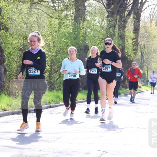 12.04.2026 - 45. Internationalen Wilhelmsburger Insellauf Yannick Fuchs http://msf.ph/oto/9498469 12.04.2026 10:57:14 Laufen 2321, 2576, 2590, 3507, 2199 meine-sportfotos.de