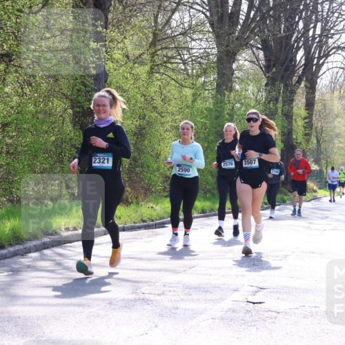 12.04.2026 - 45. Internationalen Wilhelmsburger Insellauf Yannick Fuchs http://msf.ph/oto/9498481 12.04.2026 10:57:15 Laufen 2321, 2590, 2576, 3507, 2199 meine-sportfotos.de