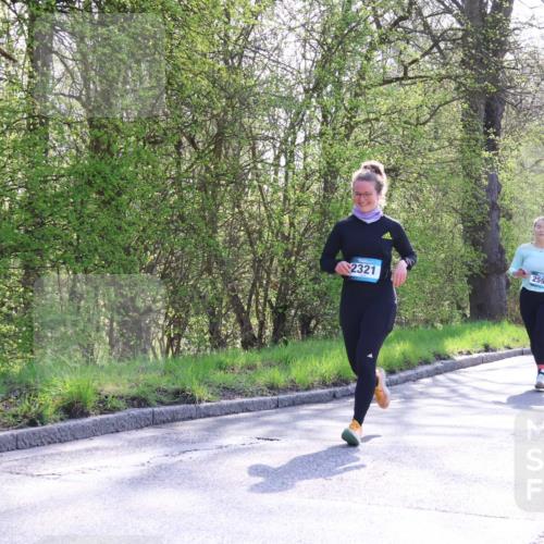 12.04.2026 - 45. Internationalen Wilhelmsburger Insellauf Yannick Fuchs http://msf.ph/oto/9498489 12.04.2026 10:57:16 Laufen 2321, 2590, 3507, 2576, 2199 meine-sportfotos.de