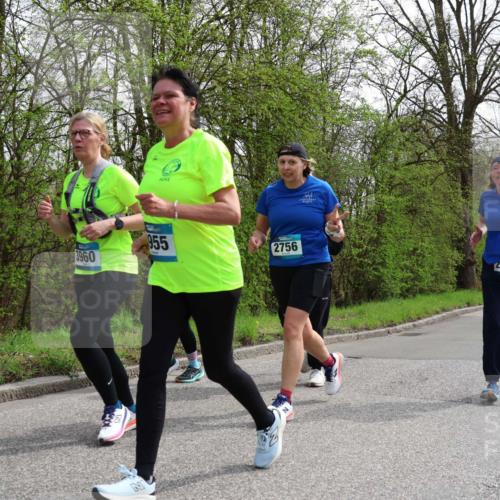 12.04.2026 - 45. Internationalen Wilhelmsburger Insellauf Yannick Fuchs http://msf.ph/oto/9498645 12.04.2026 13:12:15 Laufen 3960, 955, 2756, 2180 meine-sportfotos.de