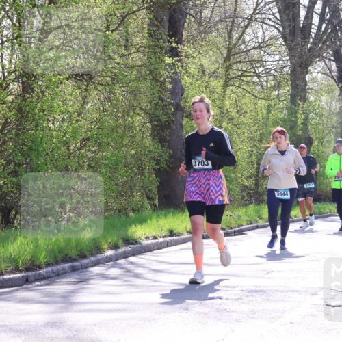 12.04.2026 - 45. Internationalen Wilhelmsburger Insellauf Yannick Fuchs http://msf.ph/oto/9498944 12.04.2026 10:59:38 Laufen 3703, 2910, 1965, 2817, 3202, 2816, 3844 meine-sportfotos.de