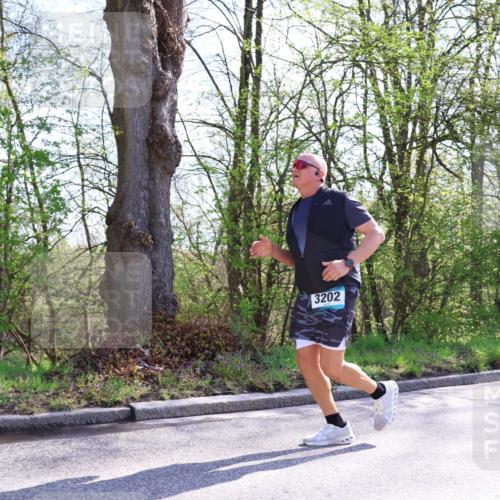 12.04.2026 - 45. Internationalen Wilhelmsburger Insellauf Yannick Fuchs http://msf.ph/oto/9499024 12.04.2026 10:59:46 Laufen 3202 meine-sportfotos.de