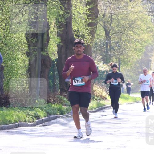 12.04.2026 - 45. Internationalen Wilhelmsburger Insellauf Yannick Fuchs http://msf.ph/oto/9499091 12.04.2026 11:00:19 Laufen 2410, 5756, 3508, 2295, 2823, 2526 meine-sportfotos.de