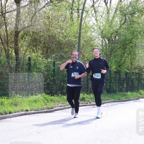 12.04.2026 - 45. Internationalen Wilhelmsburger Insellauf Yannick Fuchs http://msf.ph/oto/9499193 12.04.2026 11:05:15 Laufen 3122, 3124 meine-sportfotos.de