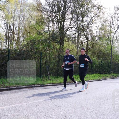 12.04.2026 - 45. Internationalen Wilhelmsburger Insellauf Yannick Fuchs http://msf.ph/oto/9499216 12.04.2026 11:05:17 Laufen 3123, 3124 meine-sportfotos.de
