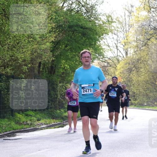 12.04.2026 - 45. Internationalen Wilhelmsburger Insellauf Yannick Fuchs http://msf.ph/oto/9499219 12.04.2026 11:05:18 Laufen 4258, 2471, 2471, 4257 meine-sportfotos.de