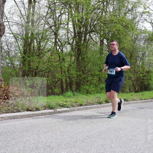 12.04.2026 - 45. Internationalen Wilhelmsburger Insellauf Yannick Fuchs http://msf.ph/oto/9499234 12.04.2026 13:13:44 Laufen 3981 meine-sportfotos.de