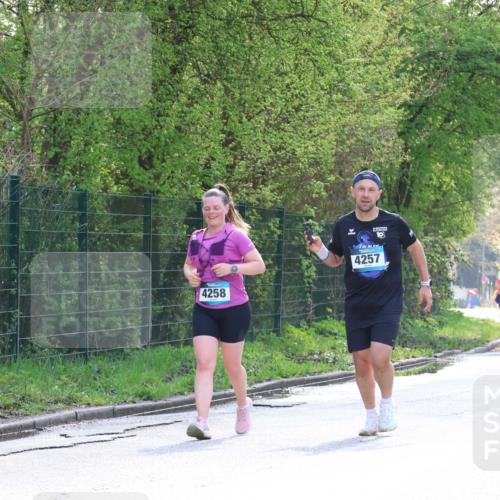 12.04.2026 - 45. Internationalen Wilhelmsburger Insellauf Yannick Fuchs http://msf.ph/oto/9499262 12.04.2026 11:05:22 Laufen 10, 4258, 4257, 2492, 2466 meine-sportfotos.de